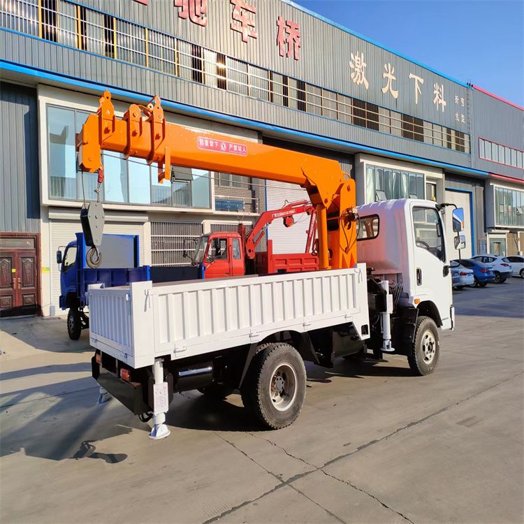 白银市三轮随车吊定制 农用改装机自备吊中瑞长期出售